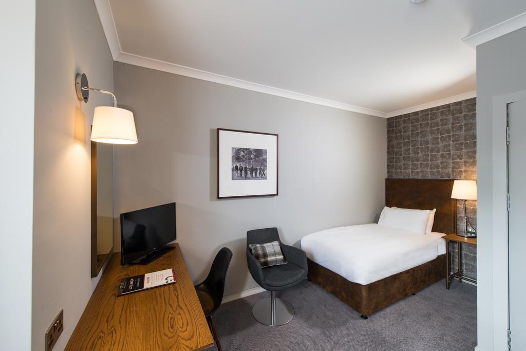 Glasgow West Hotel By Compass Hospitality Buitenkant foto