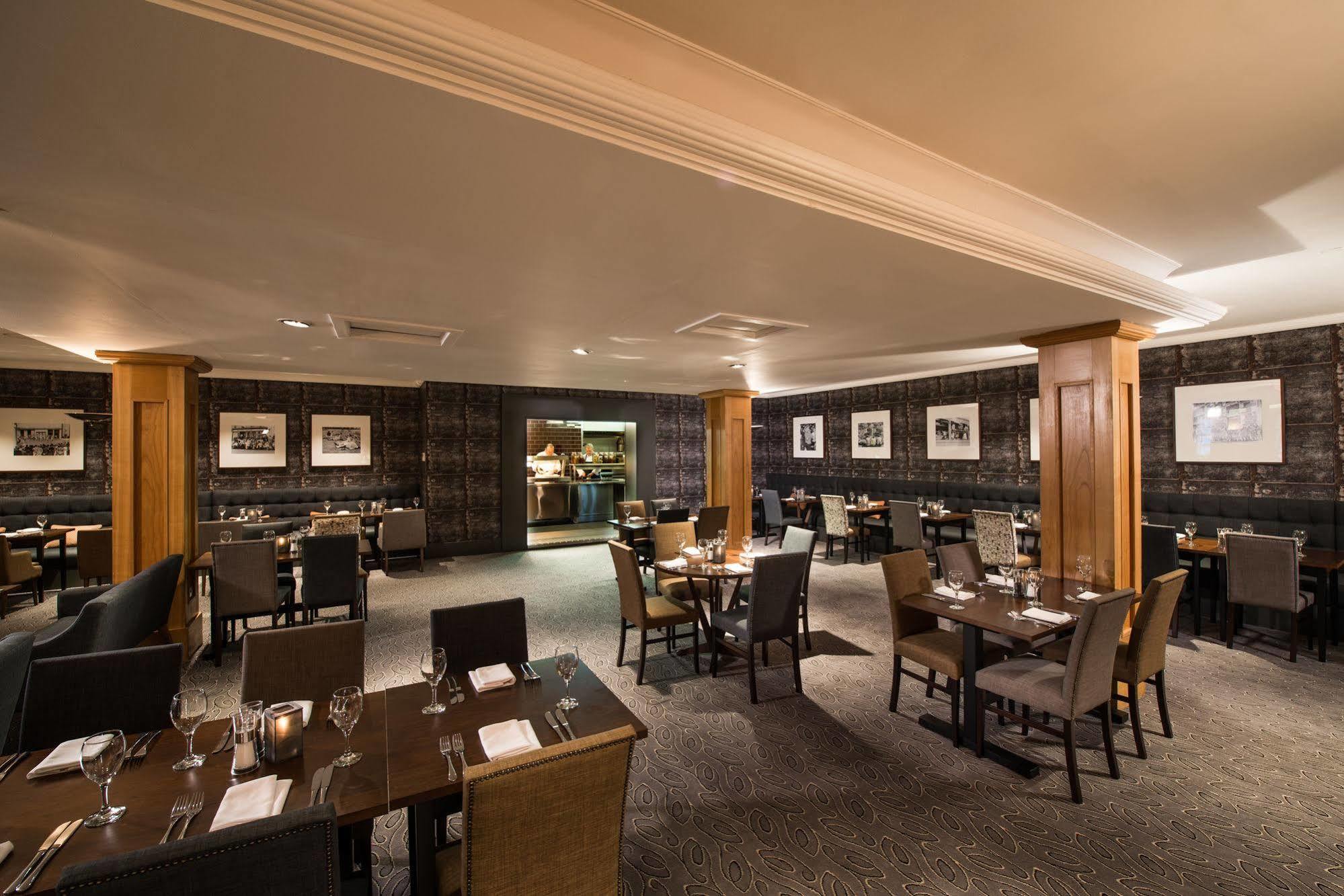 Glasgow West Hotel By Compass Hospitality Buitenkant foto